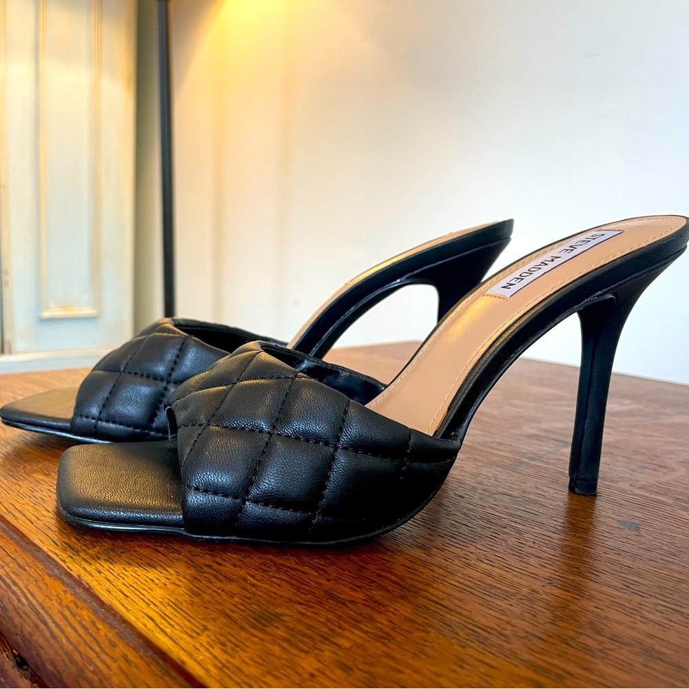 Like new Steve Madden Slides/Mules